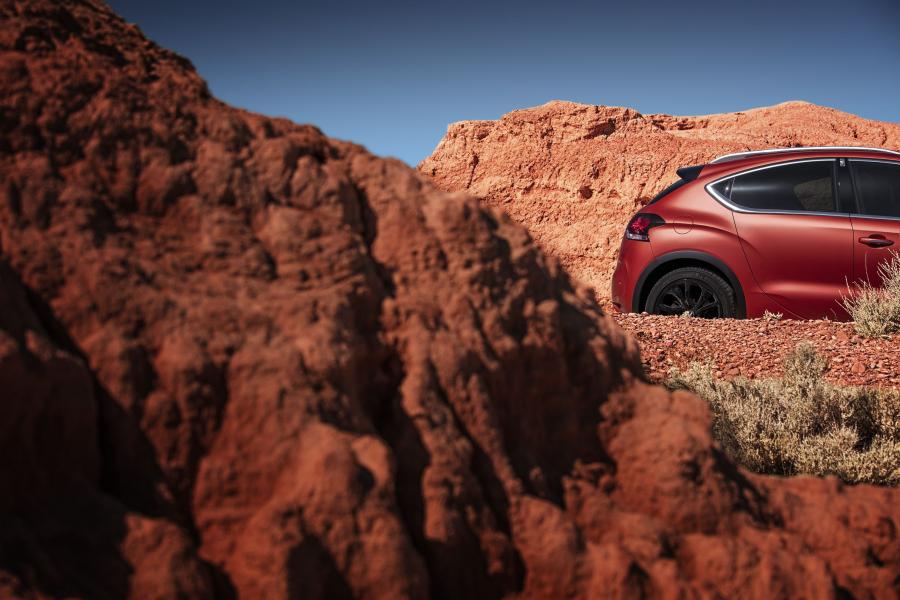 Детали экстерьера DS 4 Crossback Terre Rouge 2016 года  (фото 8 из 16)